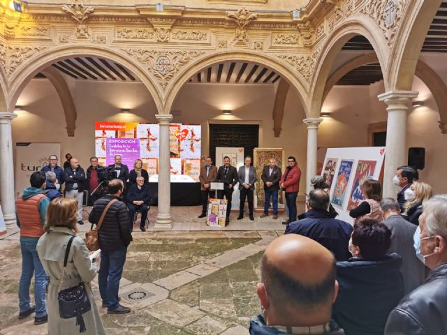 El vicealcalde inaugura la exposición de carteles de la Semana Santa de Lorca - 4, Foto 4
