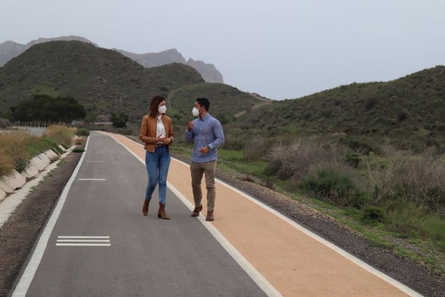 El carril bici-peatonal que une Águilas con Calabardina será dotado con farolas solares en los próximos meses - 1, Foto 1
