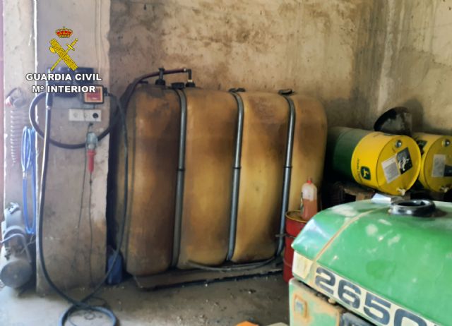 La Guardia Civil investiga a tres vecinos de Pinoso (Alicante) por robos de combustible en un almacén de Jumilla - 1, Foto 1