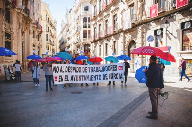 El SIME protesta contra los despidos en el Ayuntamiento de Murcia a ritmo de batucada - 1, Foto 1