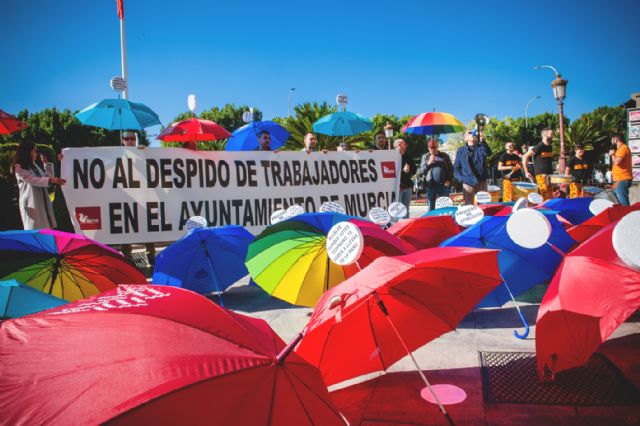 El SIME protesta contra los despidos en el Ayuntamiento de Murcia a ritmo de batucada - 3, Foto 3