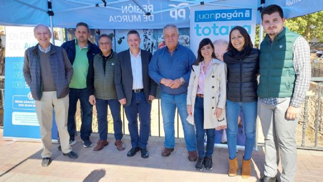 El PP de Totana conciencia a pie de calle sobre los daños que provoca el cierre del trasvase Tajo-Segura y la necesidad de reivindicar su mantenimiento, Foto 7