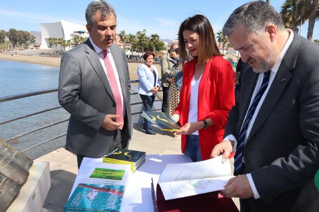 El IES Alfonso Escámez acoge la presentación de la colección de libros Ricardo Codorniu sobre ecosistemas y medio natural - 1, Foto 1