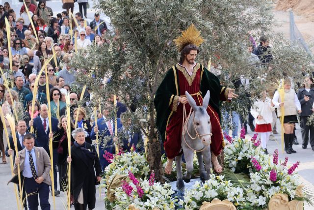Jesús Triunfante guía a cientos de fieles en el Domingo de Ramos pinatarense - 3, Foto 3