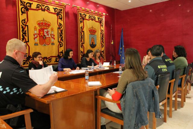 Constituida la mesa local de coordinación contra la Violencia de Género en Bullas - 2, Foto 2