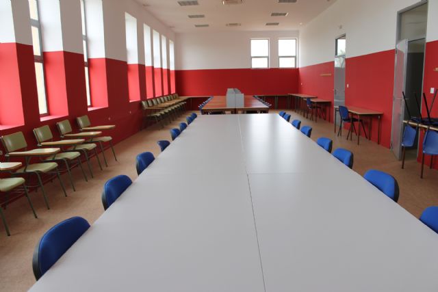 Los estudiantes cuentan con una nueva aula de estudio en las escuelas viejas de Bullas - 1, Foto 1