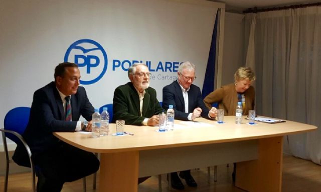 El presidente del PP de la Región de Murcia, Ramón Luis Valcárcel, asiste a la Junta Directiva del PP de Cartagena - 1, Foto 1