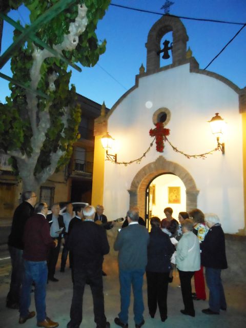 El canto de los Mayos inicia las fiestas patronales del barrio de La Cruz - 3, Foto 3
