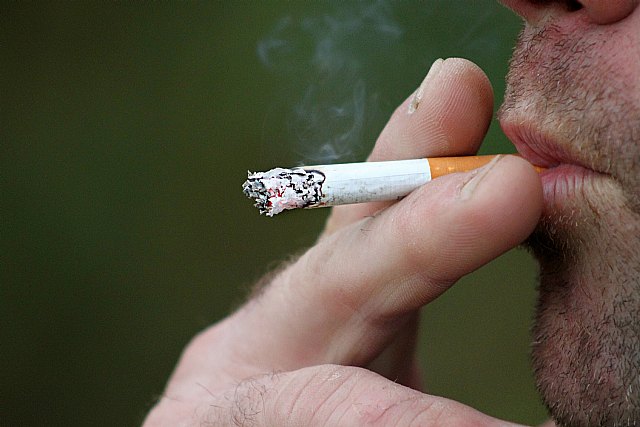 El tabaquismo en España condiciona que mueran más hombres que mujeres por COVID-19 - 1, Foto 1