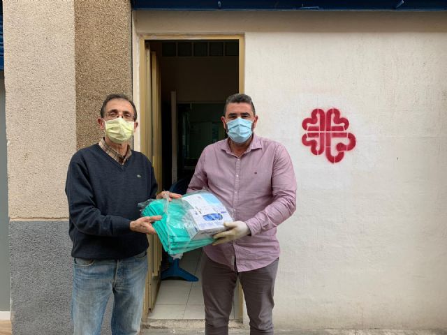 El Ayuntamiento agradece a Traving Fortuna, Forjumi y Especias La Fama la aportación de material sanitario de protección - 4, Foto 4