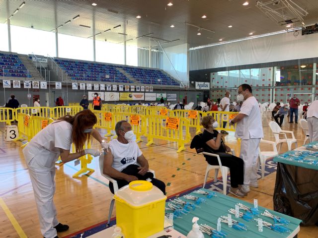 Exitosa jornada de vacunación en el Pabellón Diego Calvo Valera - 1, Foto 1