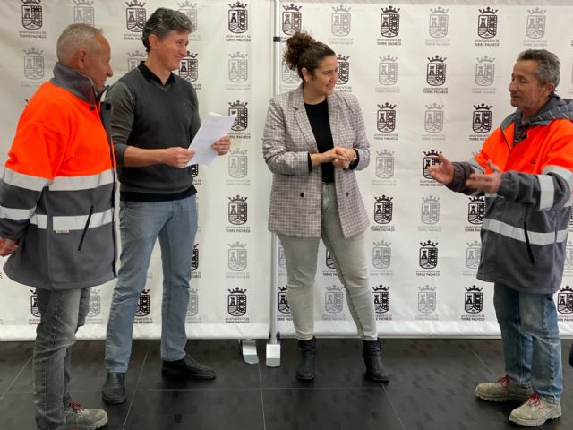 Contratados dos albañiles por el proyecto de Empleo Público Local subvencionado por el SEF - 1, Foto 1