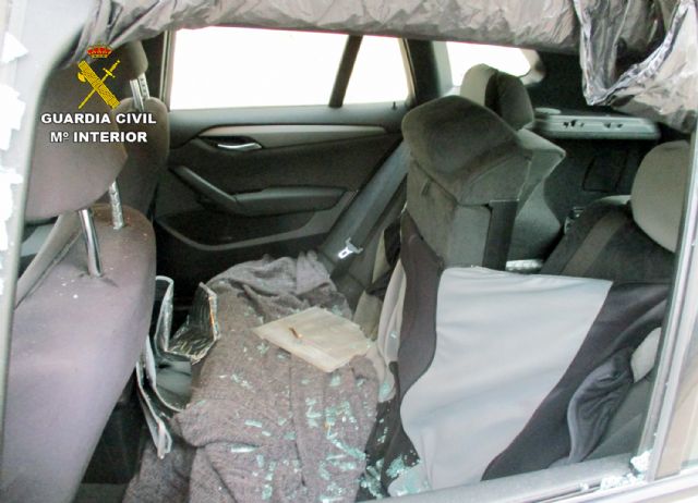 La Guardia Civil desarticula un grupo criminal al que atribuye 24 robos y hurtos en el interior de vehículos - 1, Foto 1