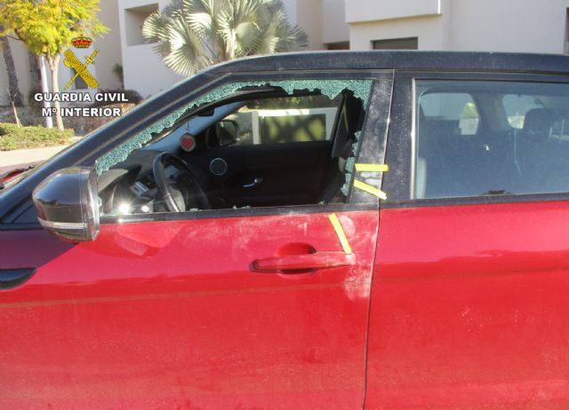 La Guardia Civil desarticula un grupo criminal al que atribuye 24 robos y hurtos en el interior de vehículos - 3, Foto 3