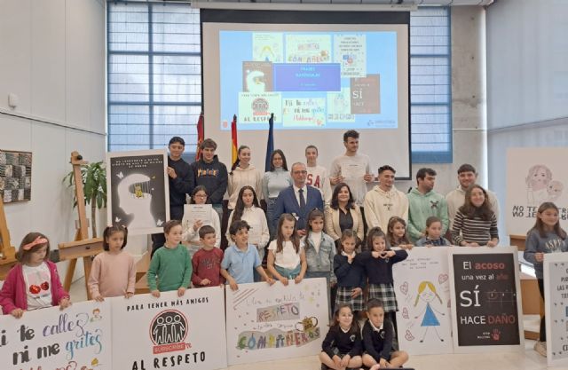 Ocho centros ganan la III edición del concurso 'Frases Mayúsculas' dirigido a  mejorar la convivencia en las aulas - 2, Foto 2