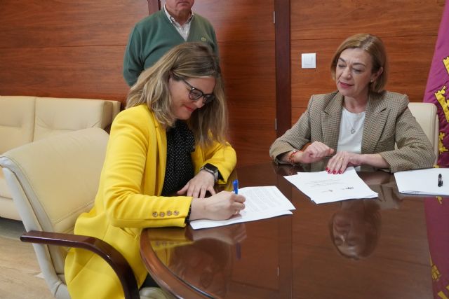 El Ayuntamiento de Jumilla firma un convenio de colaboración con la Asociación de Jóvenes Empresarios de la Región de Murcia - 2, Foto 2