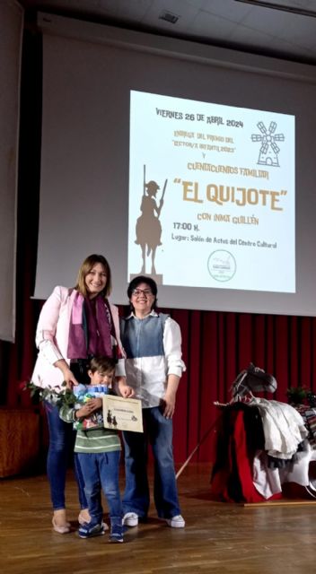 César Camacho Alcaraz y Juan Miguel Pérez Morales premio a mejores lectores infantil y adulto 2023 de la Biblioteca Municipal - 2, Foto 2