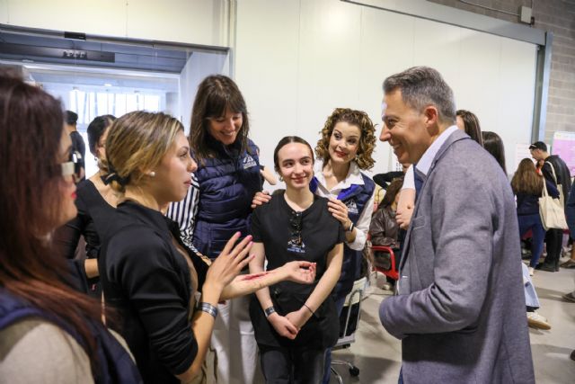 Lorca subraya su liderazgo en formación profesional celebrando la IV edición de la Feria de Empleo, que conecta a más de 1.300 estudiantes con un centenar de empresas - 2, Foto 2
