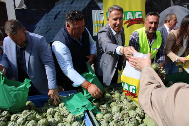 El alcalde reivindica a los agricultores lorquinos como auténtica Marca Espa&ntilde;a porque crean empleo y producen los alimentos más seguros y de mayor calidad de todo el mundo - 2, Foto 2