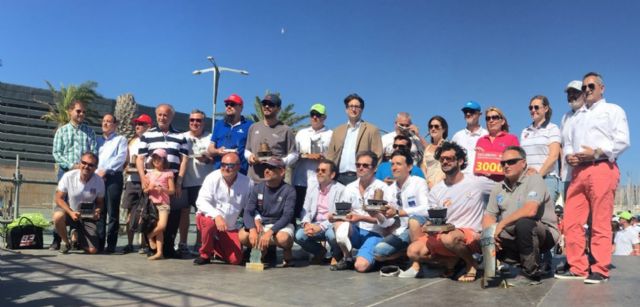 El director general Salvador García-Ayllón asiste a la entrega de trofeos de la Regata Carburo de Plata - 1, Foto 1