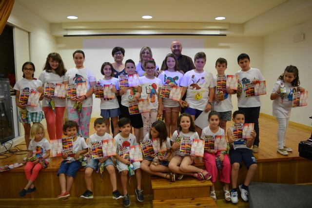 Los alumnos de Pint-Art reciben sus diplomas de fin de curso - 1, Foto 1