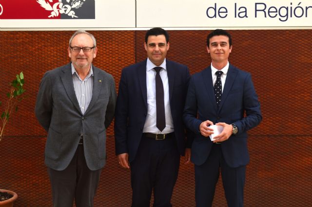 La Comunidad y el Colegio de Ingenieros Técnicos Industriales firman un convenio para ofrecer prácticas a jóvenes en empresas - 1, Foto 1