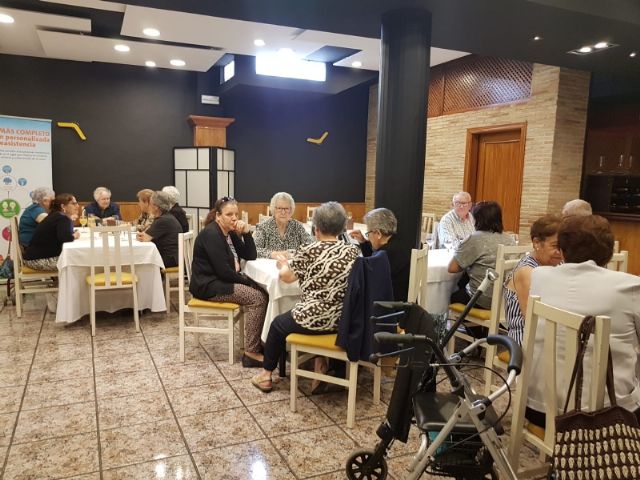 Cerca de 40 personas participan en la charla del servicio de Teleasistencia, Foto 2