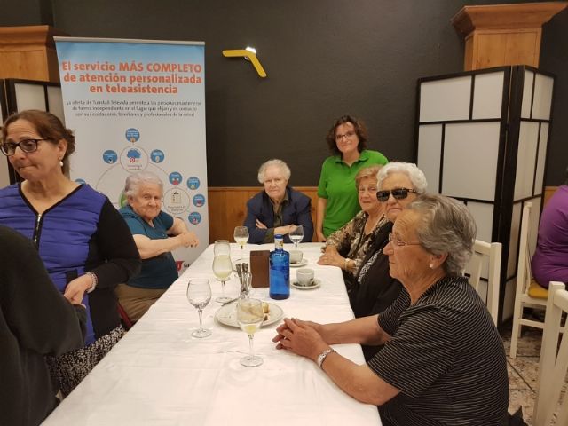 Cerca de 40 personas participan en la charla del servicio de Teleasistencia, Foto 3