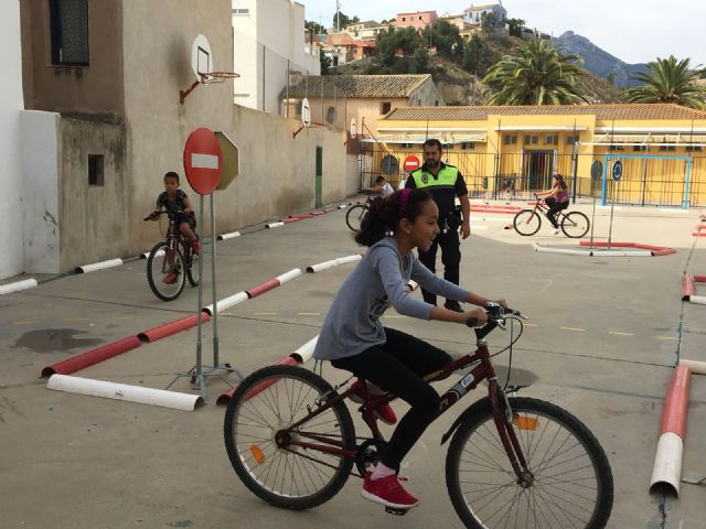 Los escolares de Blanca reciben clases de educación vial. - 1, Foto 1