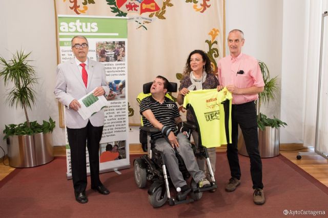 Julio, un cartagenero con parálisis cerebral, cumplirá su sueño de hacer el Camino de Santiago - 1, Foto 1