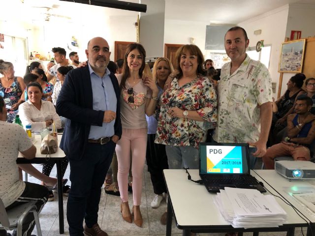 Más de 240 lorquinos residentes en los Barrios Altos se benefician de cursos de empleabilidad, aspectos sociales y seguimiento educativo dentro del Plan de Desarrollo Gitano - 1, Foto 1