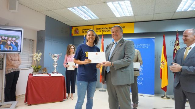 Bernabé recibe al equipo sénior femenino del Club de Baloncesto UCAM Jairis - 3, Foto 3