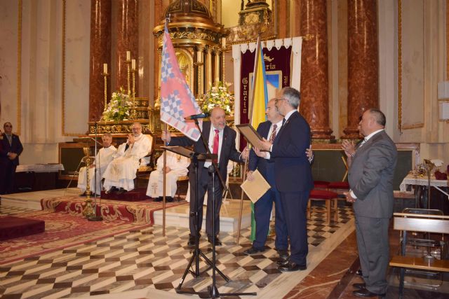 Las fiestas del barrio murciano de San Andrés acogen el acto de entrega de la bandera de Caravaca a la Virgen de la Arrixaca - 3, Foto 3