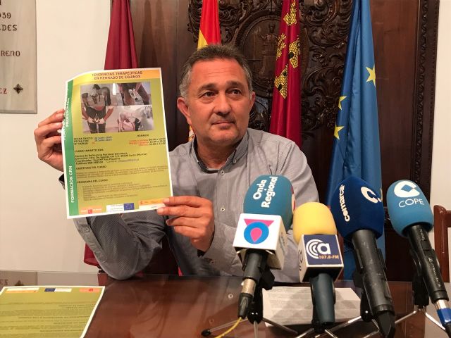 Nuevas técnicas en apicultura, métodos de reproducción en equino y porcino, y protocolos de transporte componen la nueva oferta del Centro de Referencia Nacional de Ganadería - 1, Foto 1