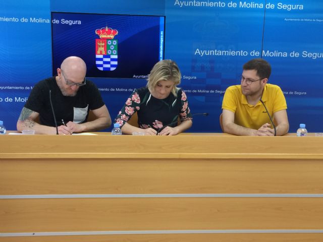 El Ayuntamiento de Molina de Segura firma un convenio con la Asociación No te prives para la realización de actividades de sensibilización contra la LGTBIfobia en 2019 - 2, Foto 2