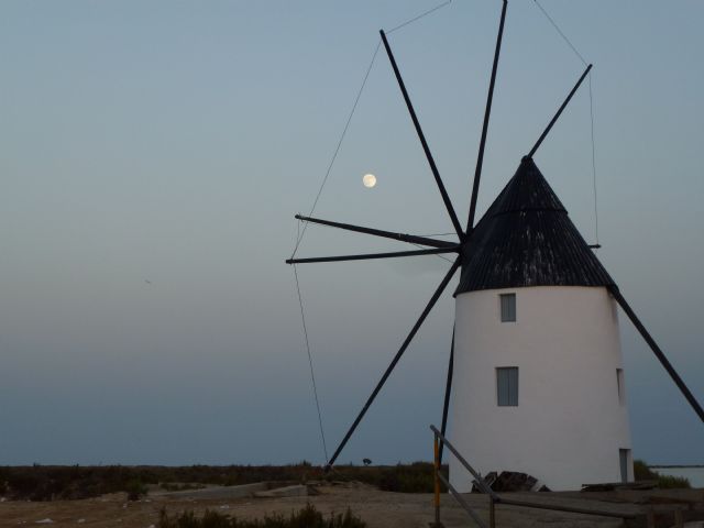 Turismo retoma las visitas guiadas gratuitas al Parque Regional de Salinas y Arenales con la Ruta de Luna Llena - 1, Foto 1
