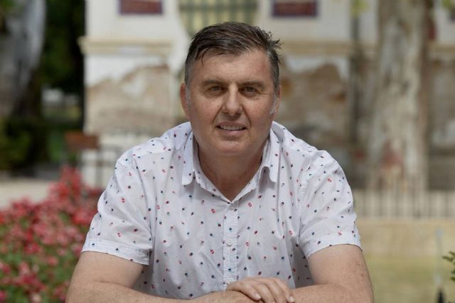 Javier Castro presenta la ´Revista Murciana de Letras´ en Leer, pensar e imaginar - 1, Foto 1