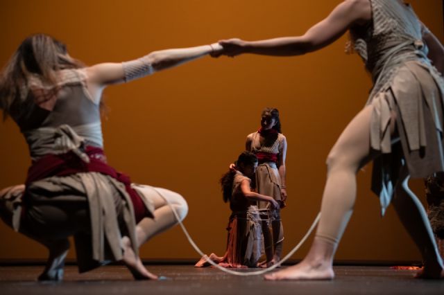 El Centro Párraga pone en escena un espectáculo sobre el mundo femenino - 1, Foto 1