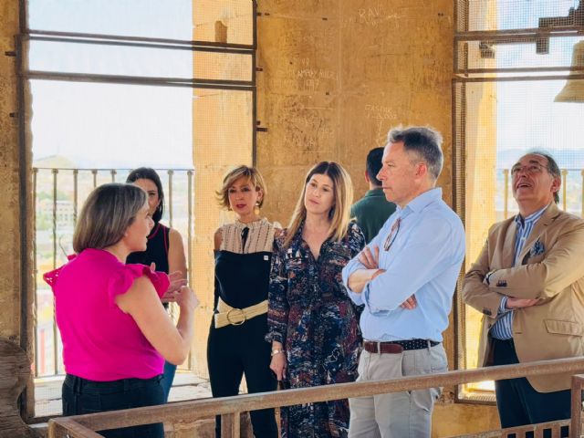 El alcalde invita a tocar el cielo de Lorca durante el puente del Día de la Región visitando la Torre Campanario de la antigua colegiata de San Patricio - 1, Foto 1