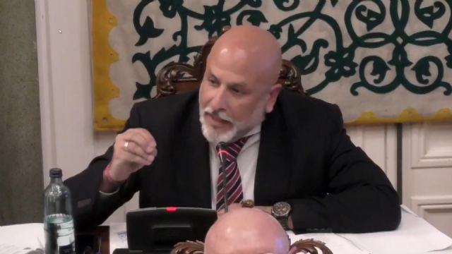 El Ayuntamiento aprueba la moción de VOX que exige el cierre del CETI en junio - 1, Foto 1