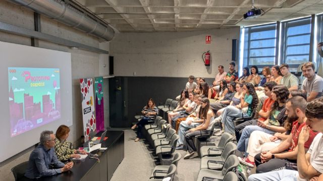 Un dispositivo para entrenar y generar energía, una bolsa plegable y un paraguas con forma de hongo, mejores prototipos del concurso de Diseño Industrial - 3, Foto 3