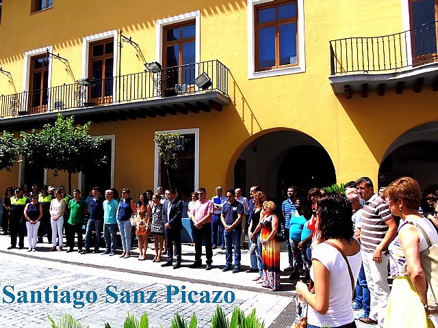 Alcantarilla también se manifestó para condenar los atentados de ayer en el aeropuerto de Estambul - 2, Foto 2