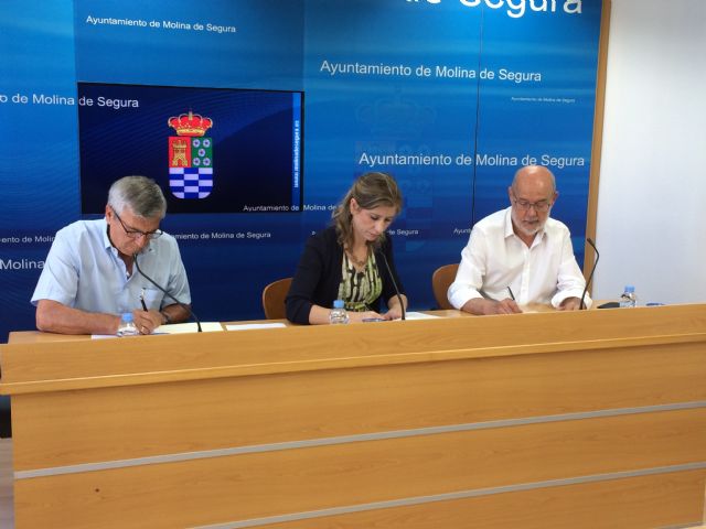 El Ayuntamiento de Molina de Segura y la Coral Polifónica Hims Mola firman un convenio para promocionar la música - 1, Foto 1