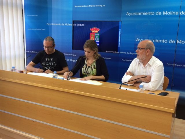 El Ayuntamiento firma un convenio con la Asociación Banda de Música de la localidad para la promoción de la música - 1, Foto 1