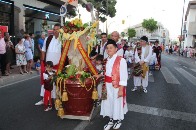 Cientos de pinatarenses honran a San Pedro Apóstol en la tradicional ofrenda de frutos - 2, Foto 2