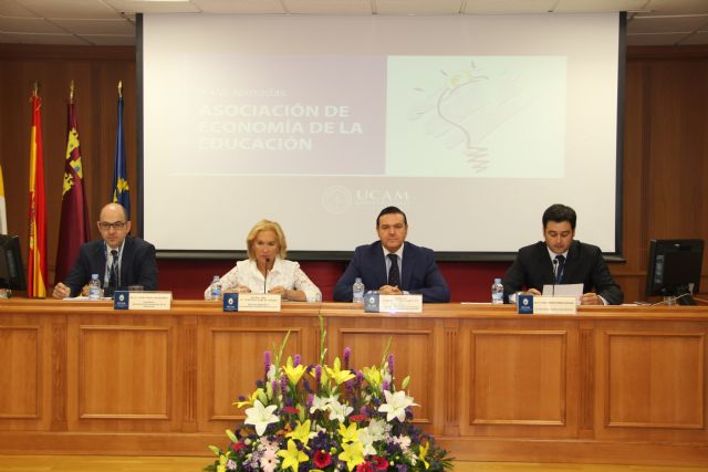 Cien investigadores de más de 60 universidades españolas y extranjeras debaten en la UCAM sobre la Economía de la Educación - 1, Foto 1