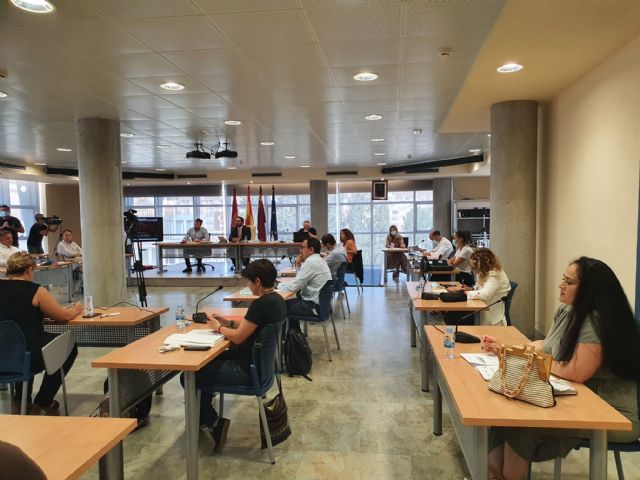 El Ayuntamiento de Lorca continuará con la labor de visibilización del movimiento social LGTBIQ y de la lucha contra la 'StopLGTBIfobia' - 1, Foto 1