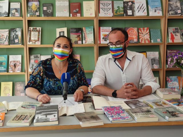 La Red de Bibliotecas Municipales de Lorca amplía sus fondos con la adquisición de nuevos ejemplares de temática LGTBI - 1, Foto 1