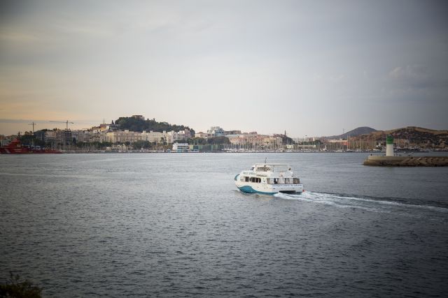 Vuelven los paseos en el Barco Turístico al atardecer con música en directo - 1, Foto 1