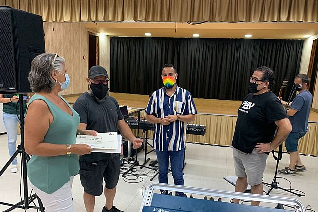 Los participantes del curso Iniciación de sonido de directo recogen sus diplomas - 1, Foto 1